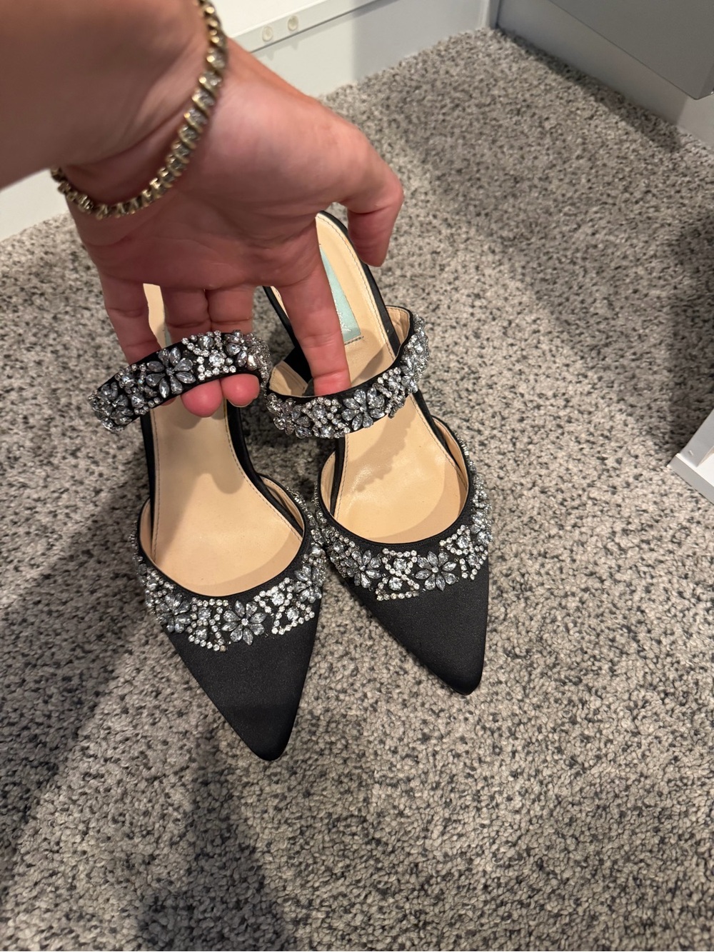 Betsy Johnson Elina Black Pointed Toe Mules - Picture 2 of 8